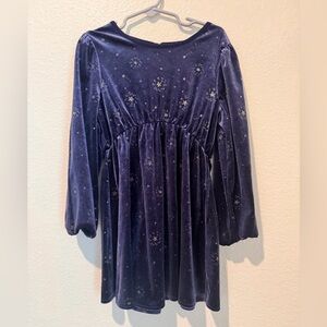 Little girls peek dress size 4/5